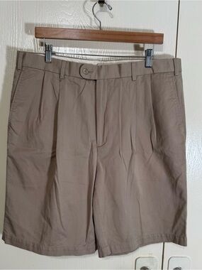 Bobby Jones Khaki Shorts Size 38